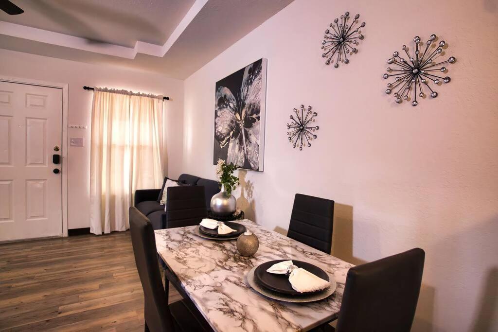 איגל פאס Chic & Cozy 2 Bedroom - 1 Bathroom - Rated Best מראה חיצוני תמונה